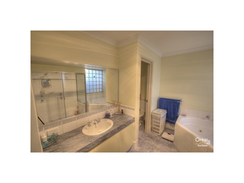 18 Silvereye Close, East Cannington WA 6107