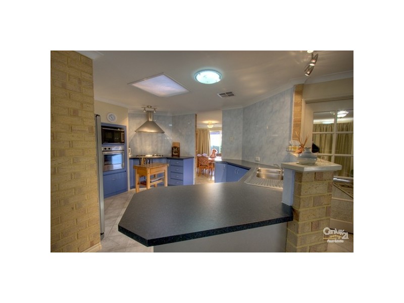 18 Silvereye Close, East Cannington WA 6107