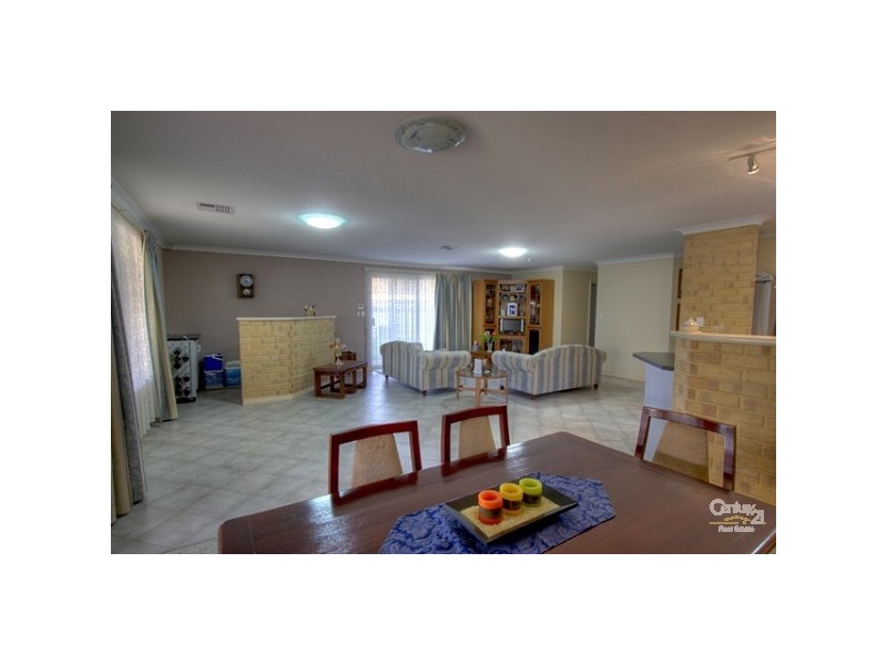 18 Silvereye Close, East Cannington WA 6107