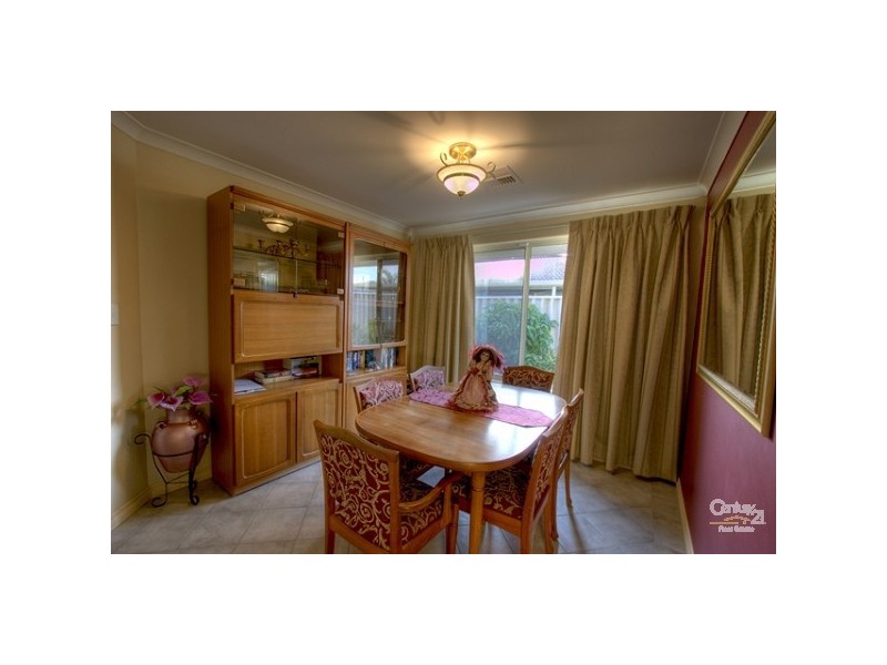 18 Silvereye Close, East Cannington WA 6107