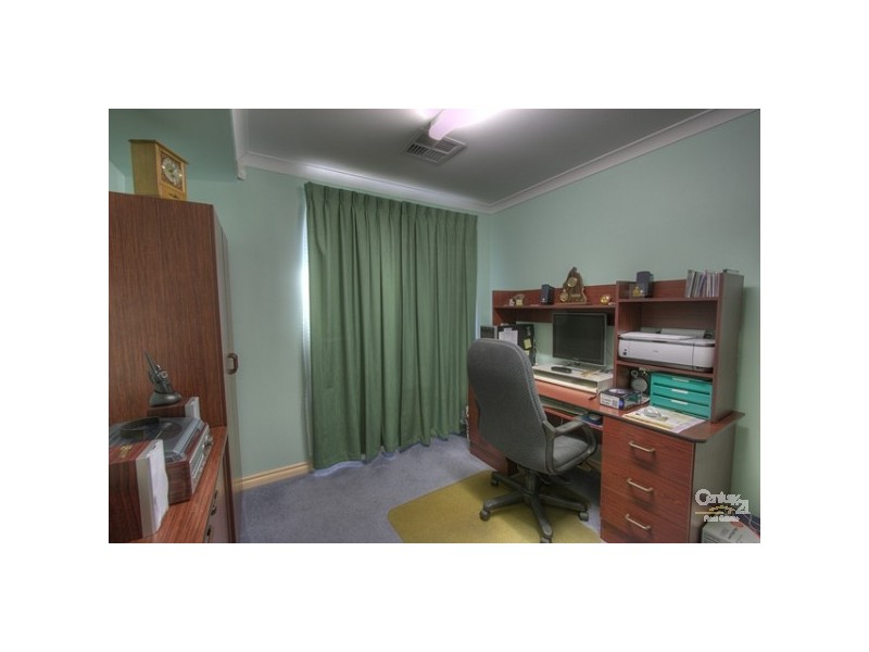 18 Silvereye Close, East Cannington WA 6107