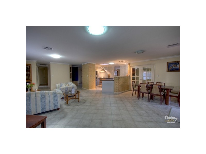 18 Silvereye Close, East Cannington WA 6107