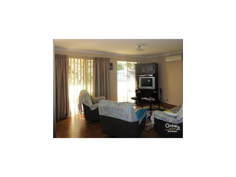 1 Gordon Place, Huntingdale WA 6110