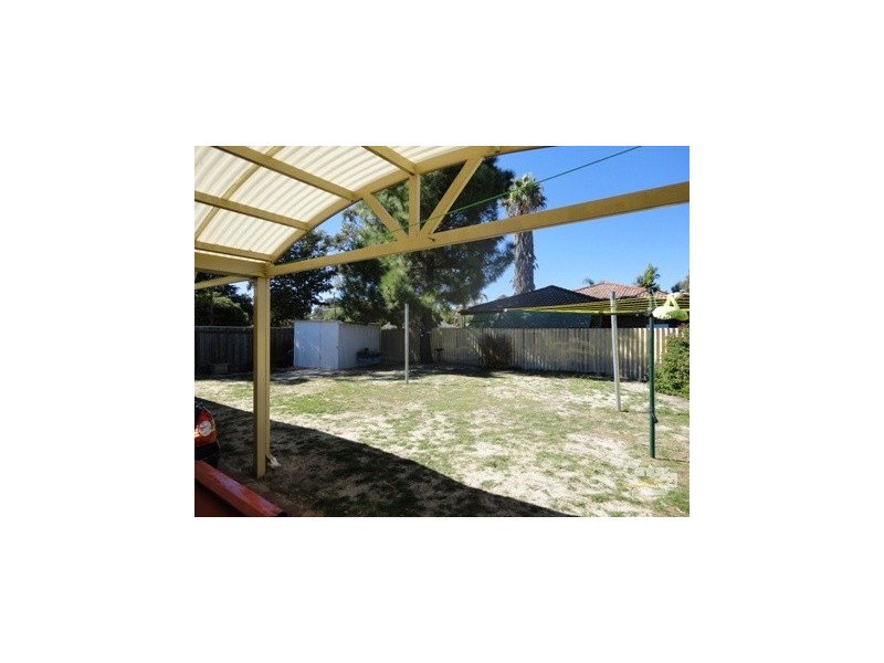 1 Gordon Place, Huntingdale WA 6110