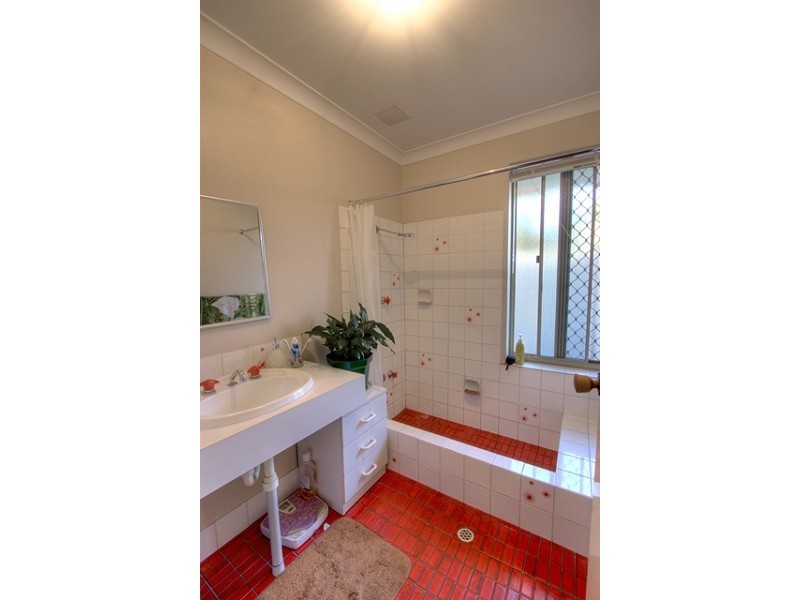 1 Gordon Place, Huntingdale WA 6110