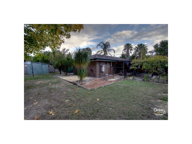 5 Castle Court, Forrestfield WA 6058