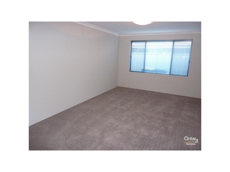 1 Chervil Bend, Wattle Grove WA 6107