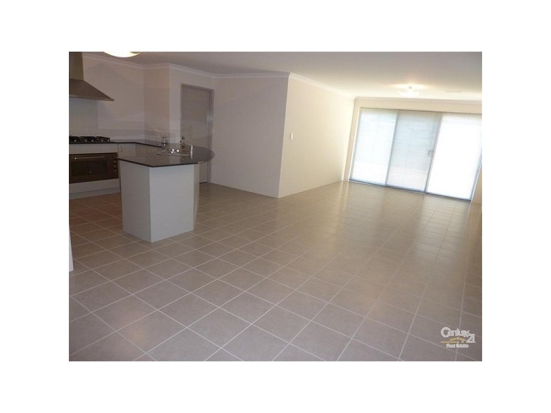 1 Chervil Bend, Wattle Grove WA 6107