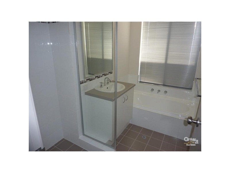 1 Chervil Bend, Wattle Grove WA 6107