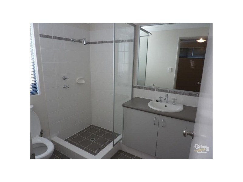 1 Chervil Bend, Wattle Grove WA 6107