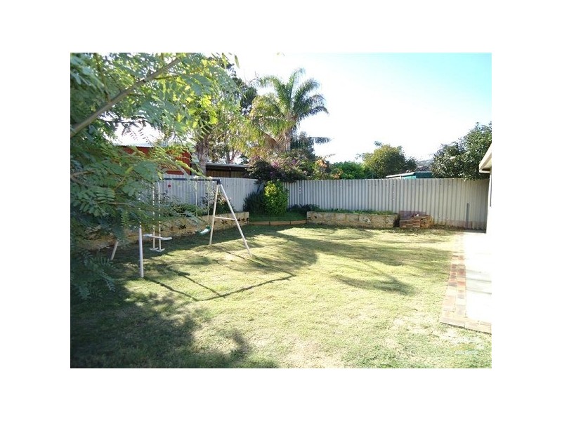 4 Agincourt Drive, Forrestfield WA 6058