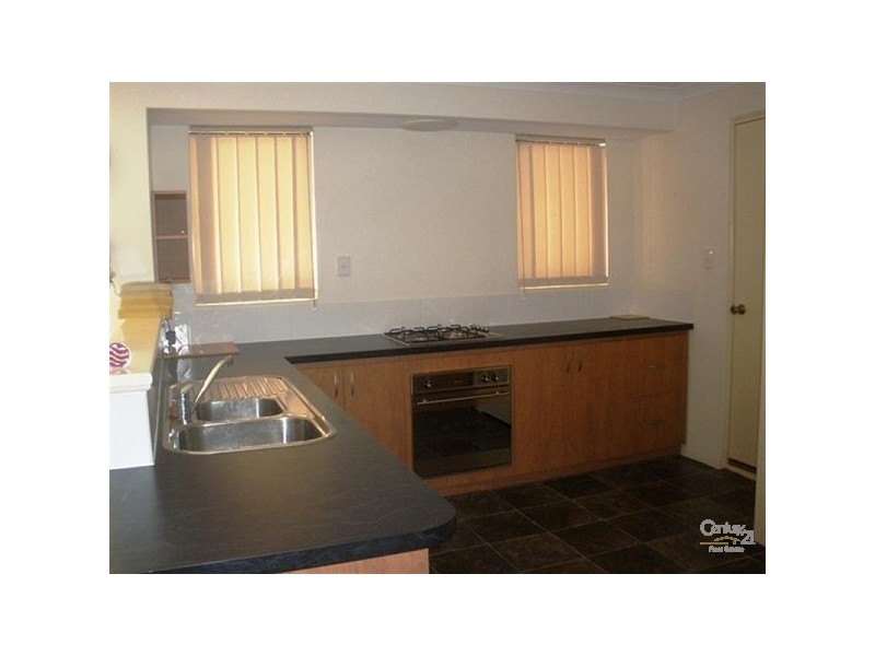 5 Copper Lane, Wattle Grove WA 6107