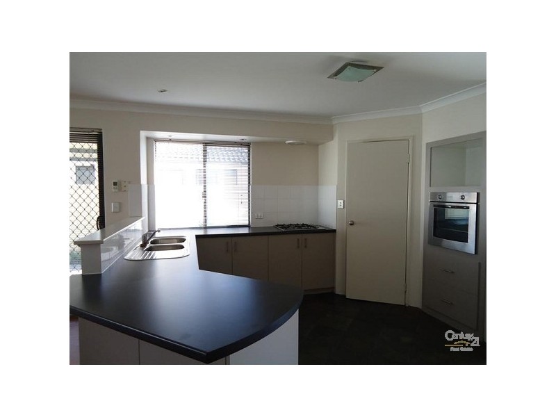 33 Mica Mews, Wattle Grove WA 6107