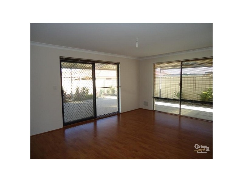 33 Mica Mews, Wattle Grove WA 6107