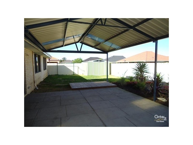 33 Mica Mews, Wattle Grove WA 6107