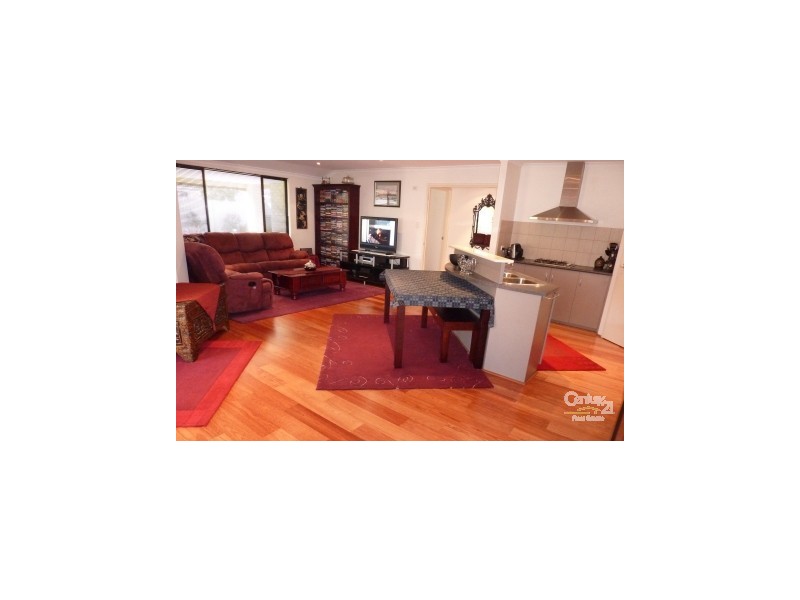 8 Copper Lane, Wattle Grove WA 6107