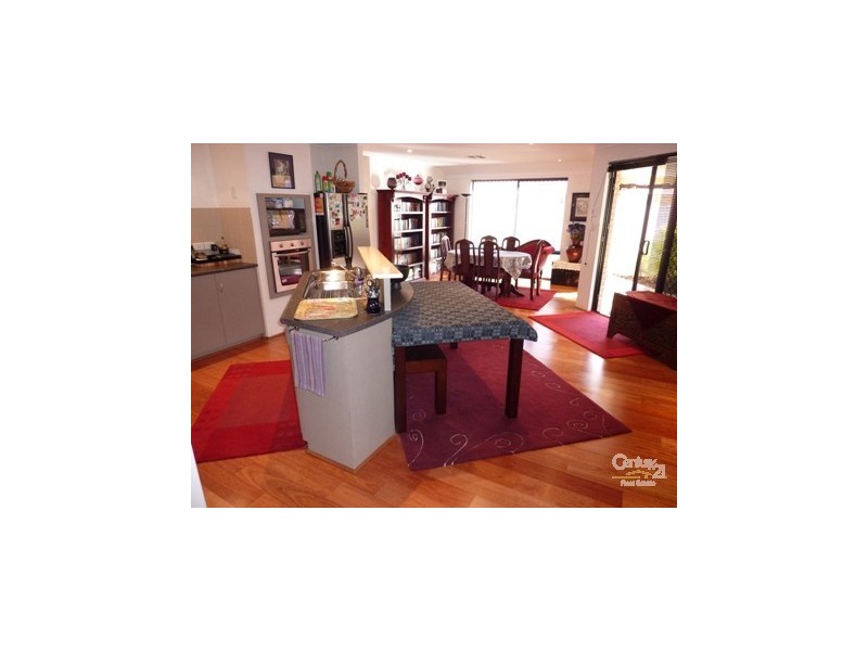 8 Copper Lane, Wattle Grove WA 6107