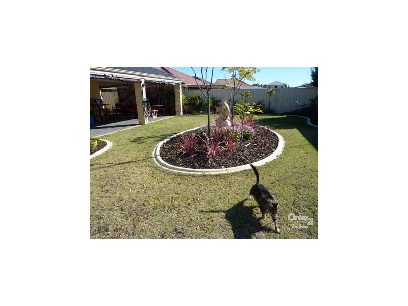 8 Copper Lane, Wattle Grove WA 6107