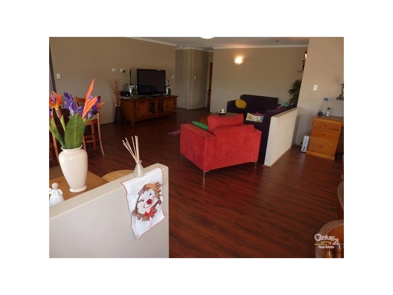 1 Drosera Approach, Wattle Grove WA 6107