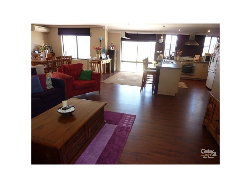 1 Drosera Approach, Wattle Grove WA 6107