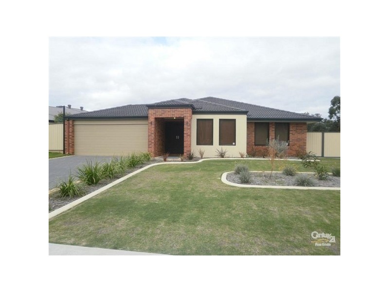 19 Lancelot Green, Wattle Grove WA 6107