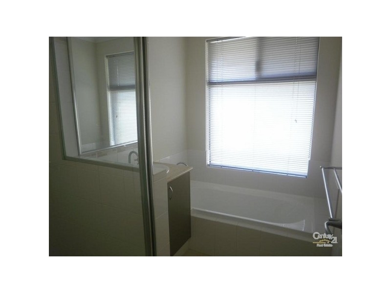 19 Lancelot Green, Wattle Grove WA 6107