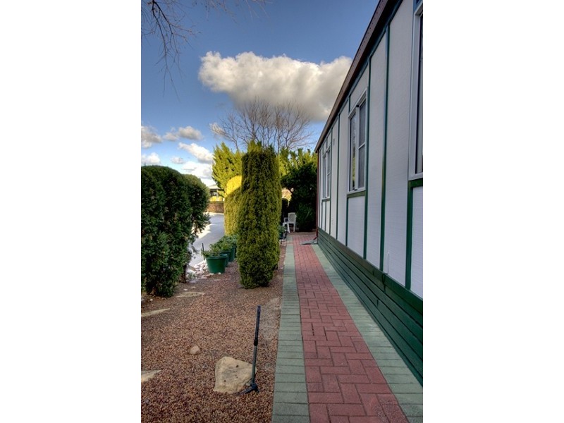 17/186 Hale Road, Forrestfield WA 6058