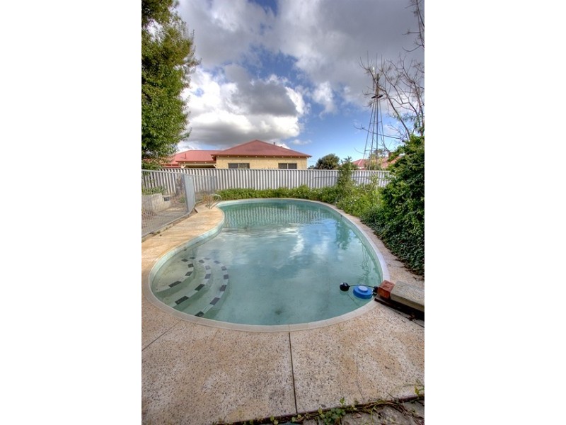 233 Kalamunda Road, Maida Vale WA 6057