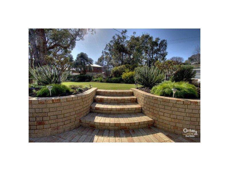 25 Grenville Road, Gooseberry Hill WA 6076