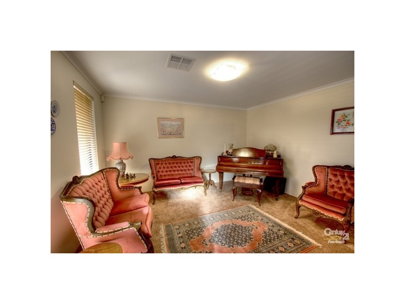 8 Katsura Street, Munster WA 6166