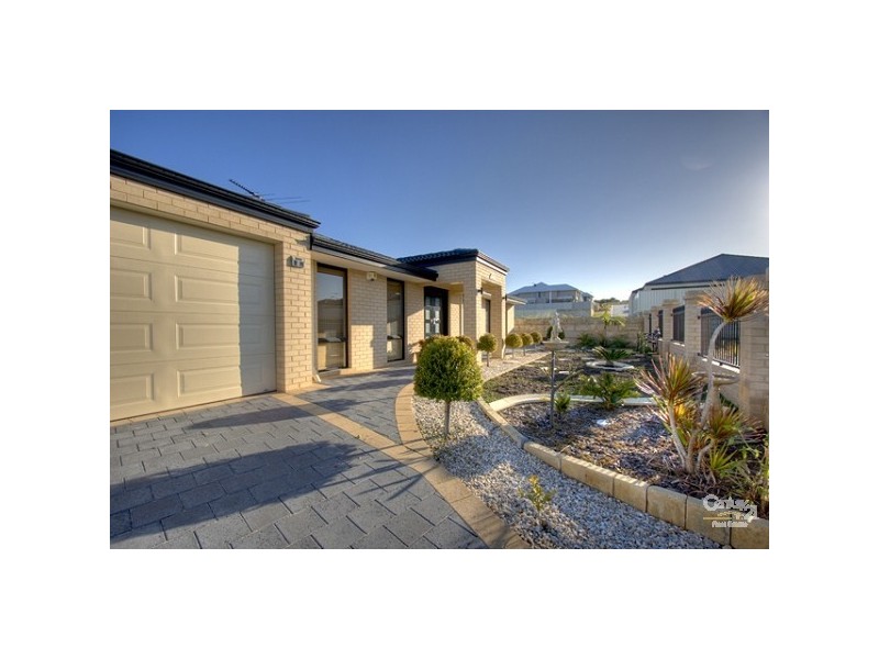 8 Katsura Street, Munster WA 6166