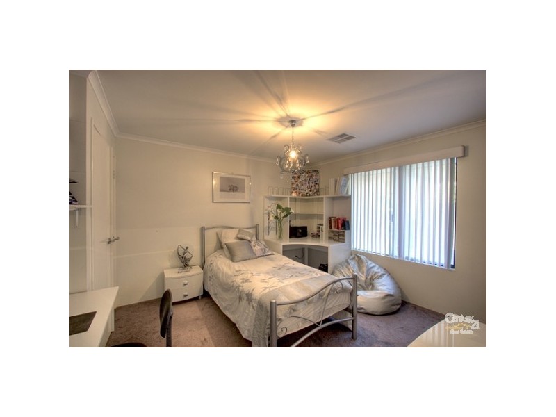 8 Katsura Street, Munster WA 6166