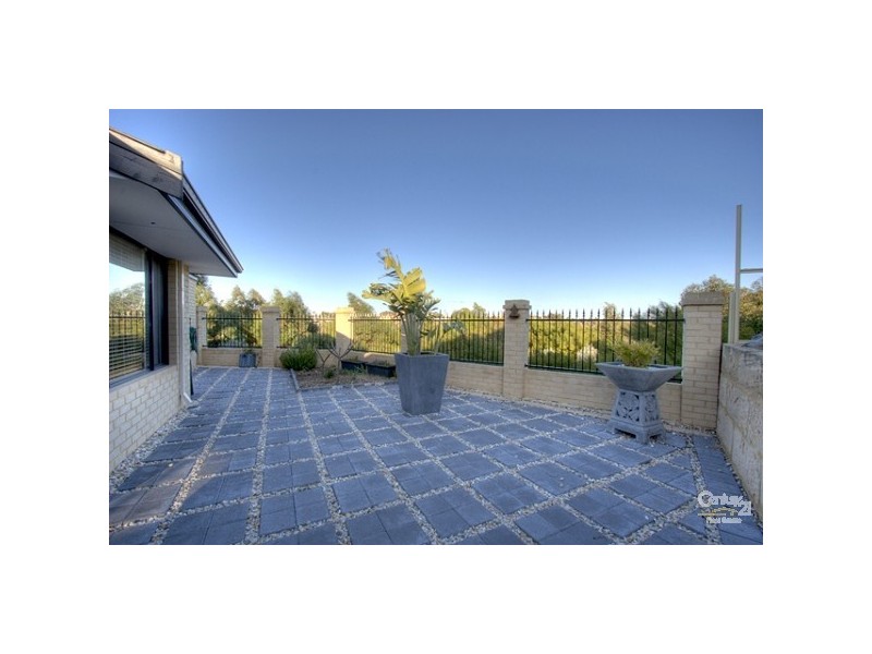 8 Katsura Street, Munster WA 6166