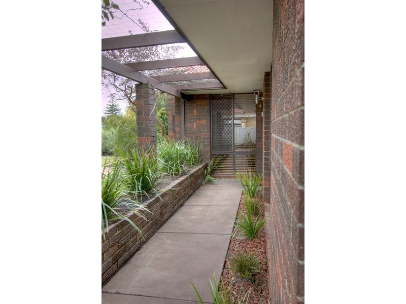 6 Lincoln Way, Forrestfield WA 6058
