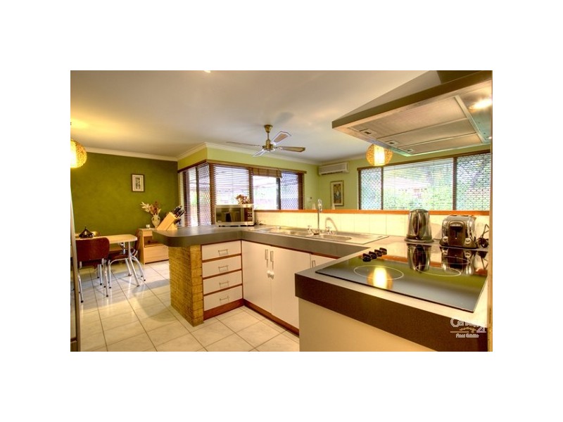 6 Lincoln Way, Forrestfield WA 6058