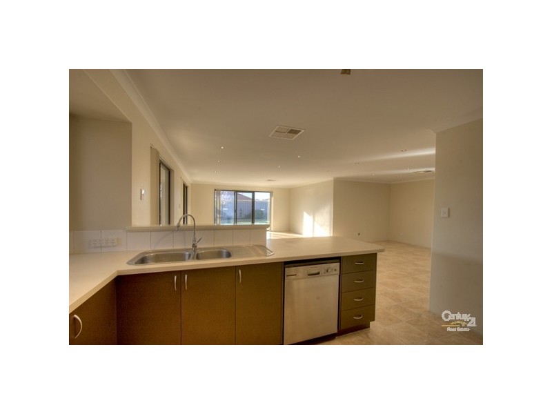 11 Nandat Way, Forrestfield WA 6058