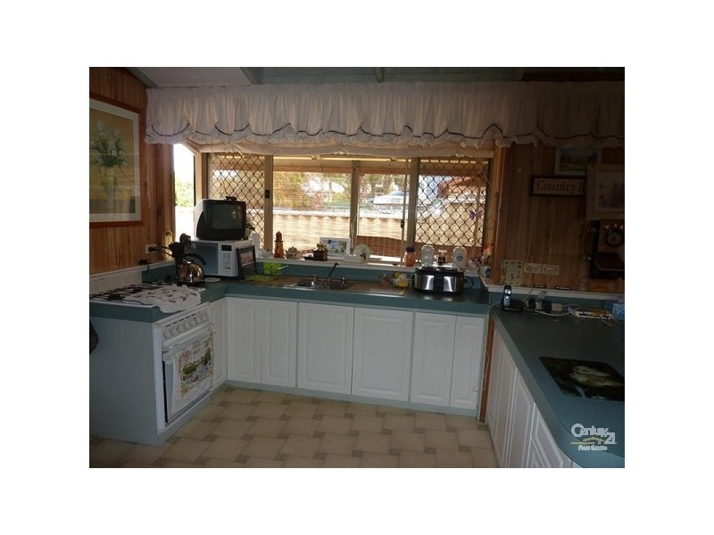 14 Reynolds Road, Forrestfield WA 6058