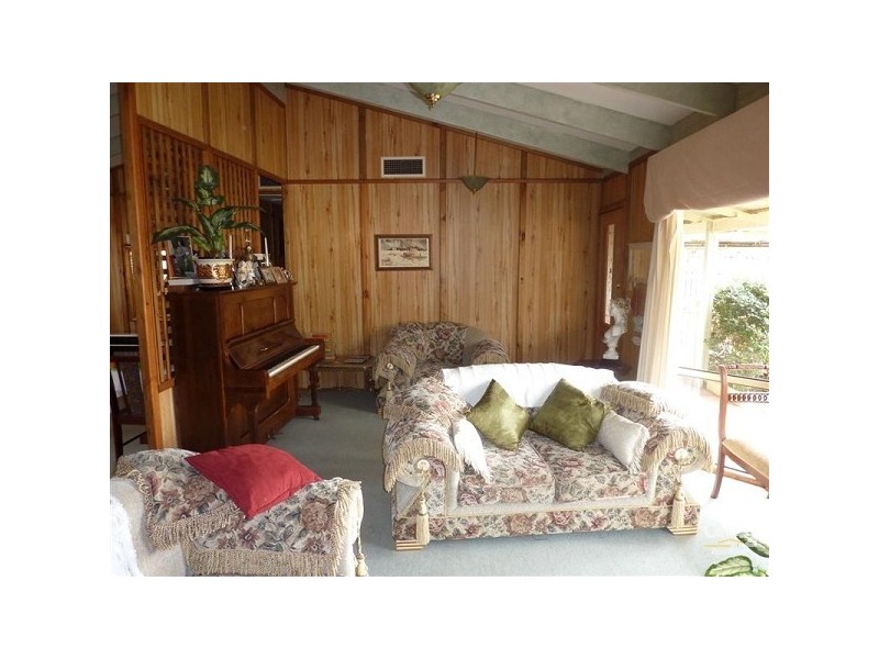 14 Reynolds Road, Forrestfield WA 6058