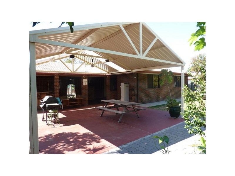 18 Tarata Way, Forrestfield WA 6058