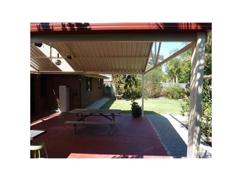 18 Tarata Way, Forrestfield WA 6058