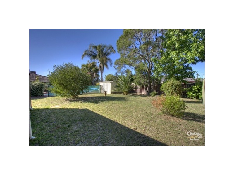 3 Holly Bush Court, Forrestfield WA 6058