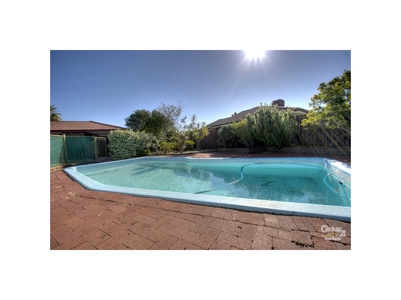 3 Holly Bush Court, Forrestfield WA 6058