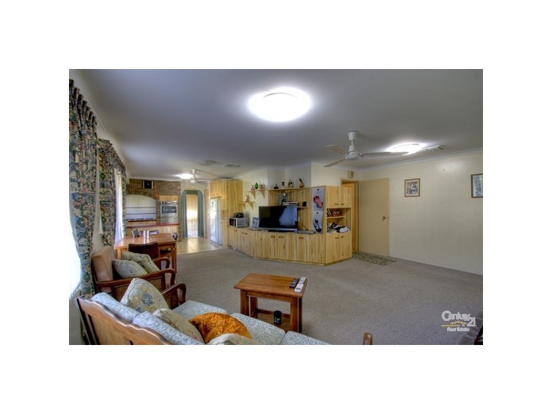 39 Agincourt Drive, Forrestfield WA 6058