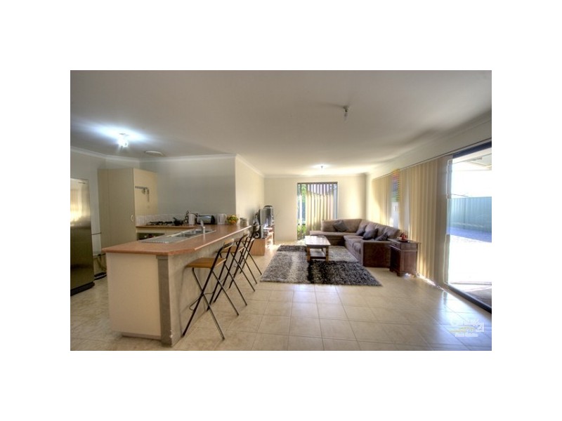 21 Excalibur Chase, Wattle Grove WA 6107