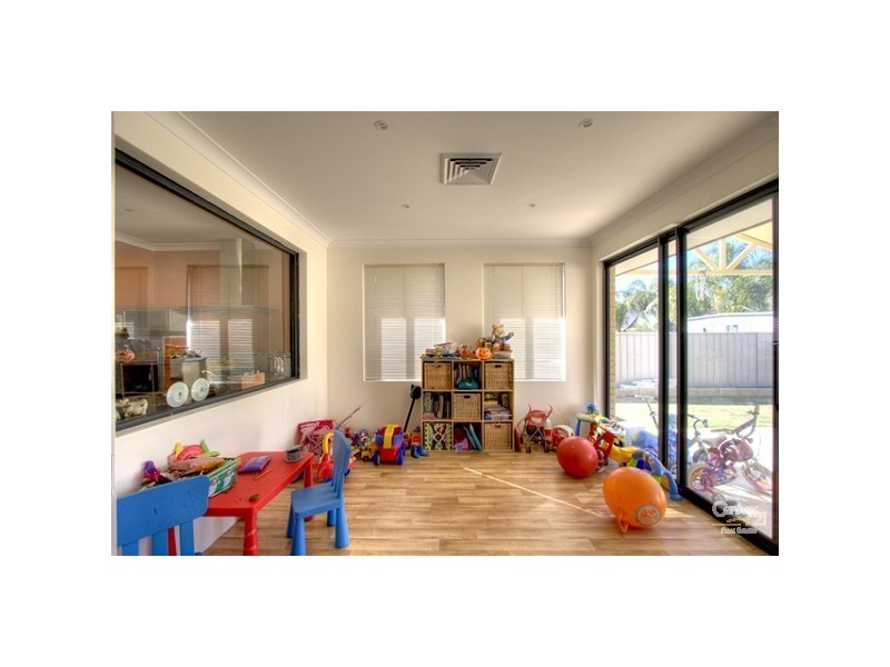 43 Myerson Crescent, Maida Vale WA 6057