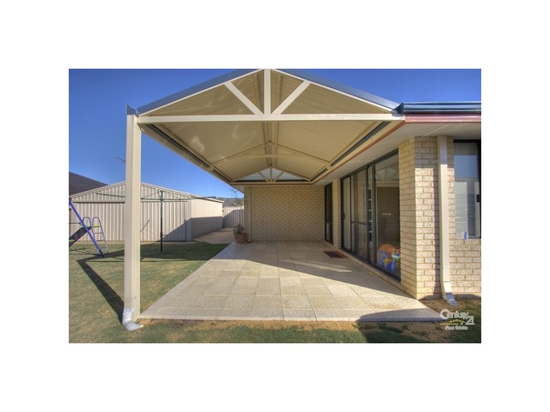 43 Myerson Crescent, Maida Vale WA 6057