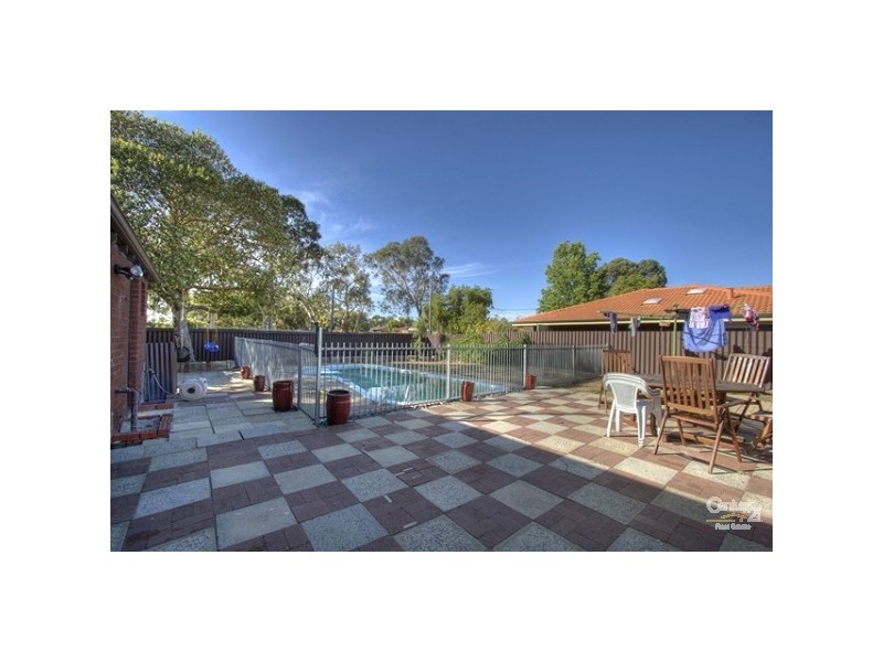 32 Mahonia Way, Forrestfield WA 6058