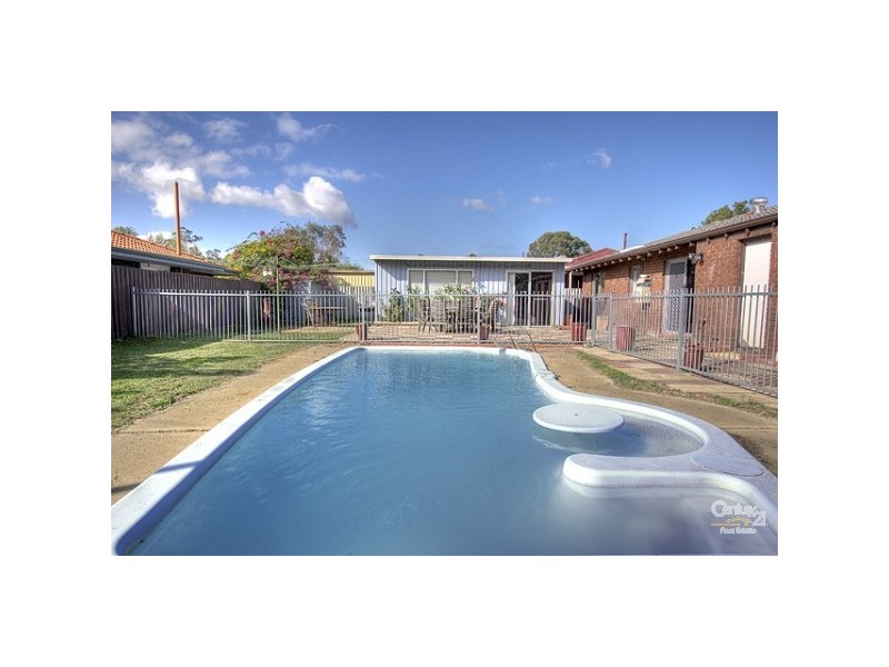 32 Mahonia Way, Forrestfield WA 6058