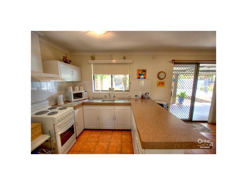 17 Pavetta Crescent, Forrestfield WA 6058