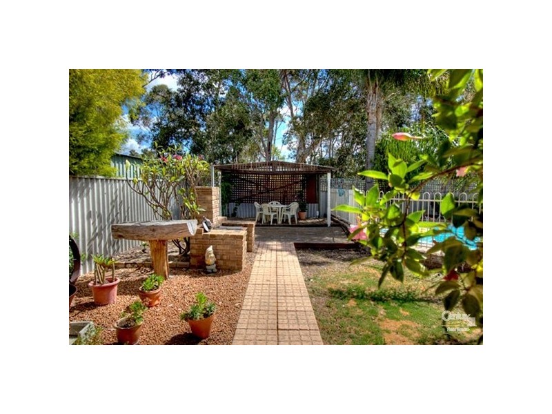 17 Pavetta Crescent, Forrestfield WA 6058